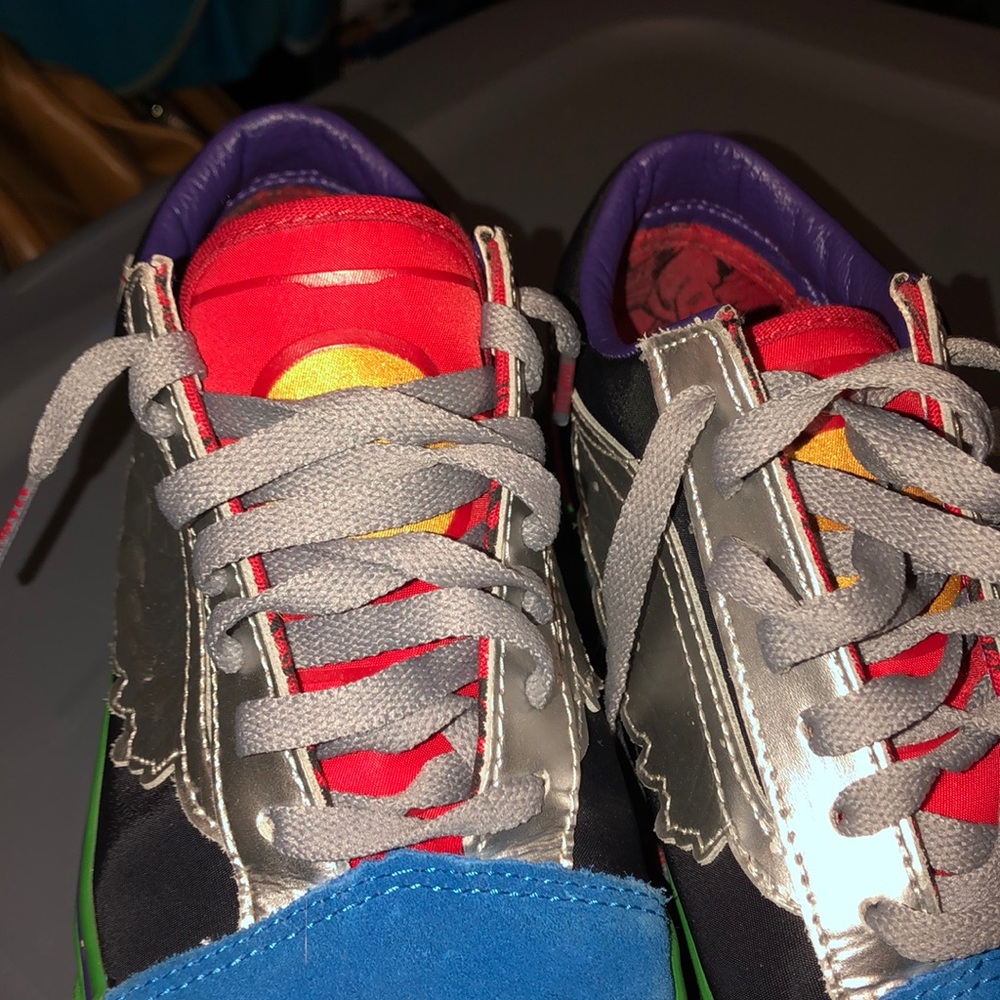 Vans - Picture 4 of 6